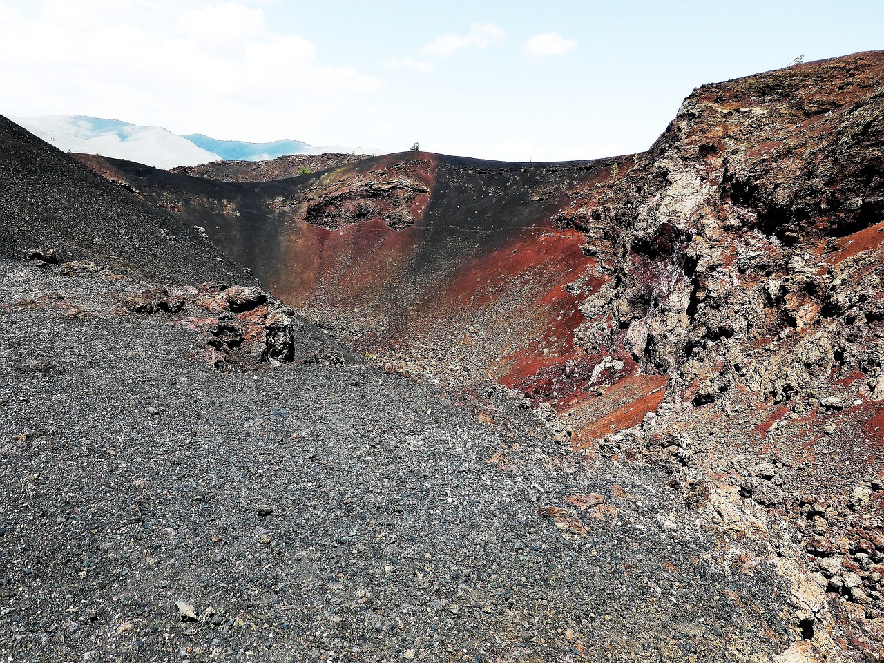 中国发现1.2亿年前月球仍有火山活动 改写月球历史认知